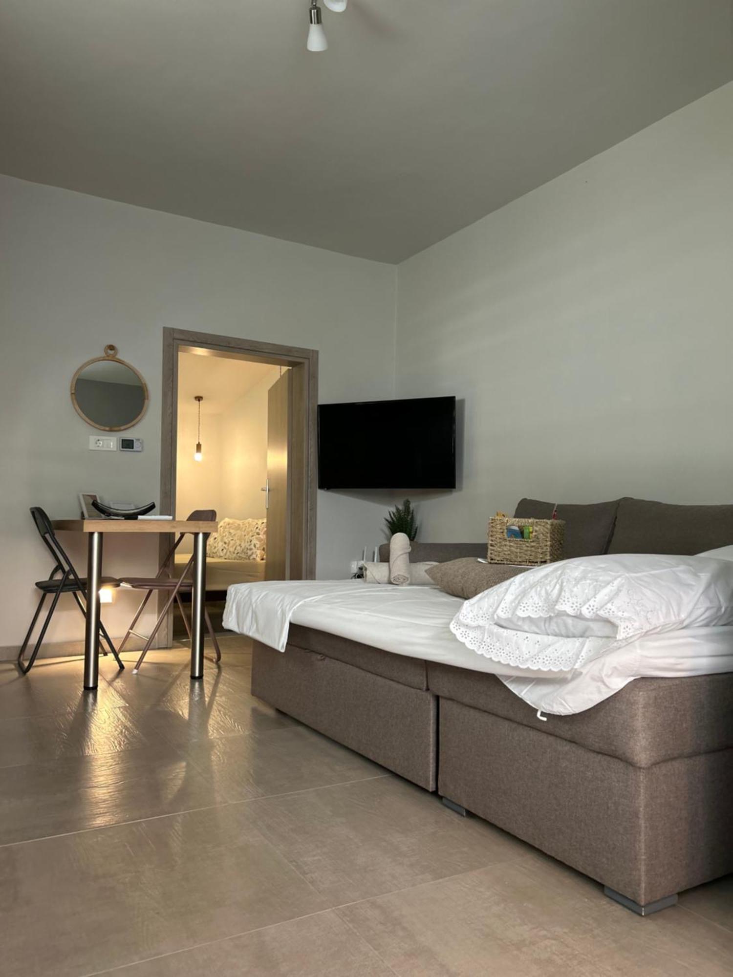 Poepoe Apartment *